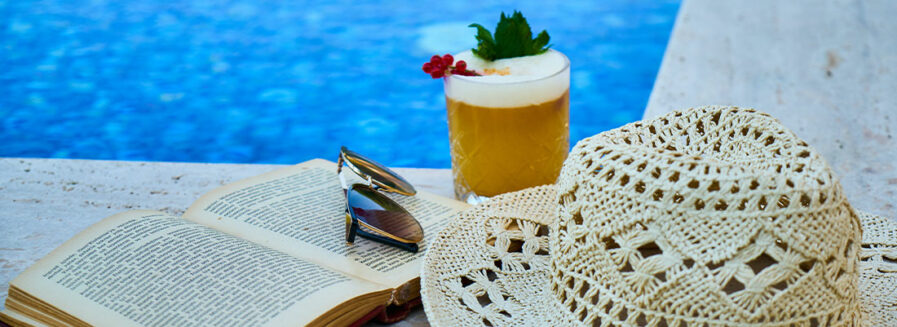Celebra el Día del Libro… ¡con un destilado!