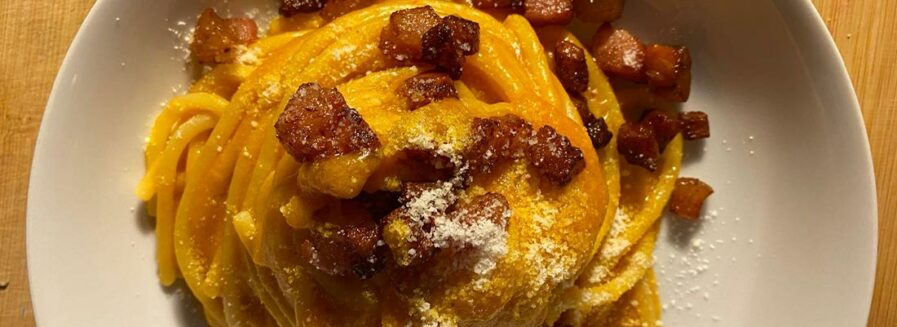 Cocina y marida la carbonara como un pro