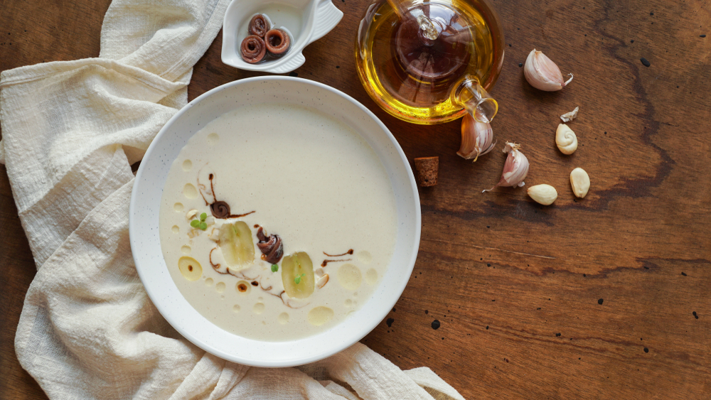 Ajoblanco Ajoblanco, la variante del gazpacho para maridar con moscatel.