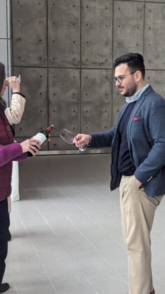 Matteo Cipollone, sourcing specialist de Bodeboca, catando en la semana de los primeurs de Burdeos.