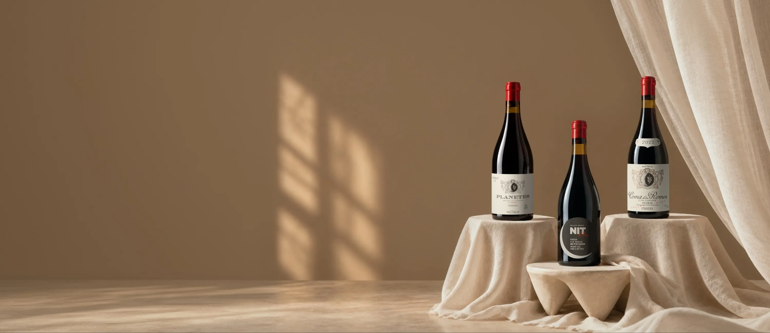 Botellas de vino de la bodega Familia Nin-Ortiz